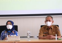 Bunda Paud Surabaya Rini Indriyani Eri Cahyadi bersama Kepala Dinas Pendidikan Kota Surabaya Yusuf Masruh