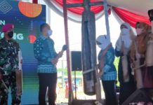 Wakil Ketua DPRD Surabaya Reni Astuti saat menghadiri bulan bhakti gotong royong pada Senin (30/05/2022)