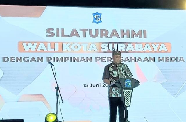 Cak Eri Wajibkan Kepala Dinas, Camat Hingga Lurah Buka Layanan Pengaduan Bagi Warga Tiap Hari Jumat