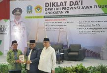 KH Moch Amrodji Konawi Ketua DPW LDII Jawa Timur bersama KH Chriswanto Santoso Ketua Umum DPP LDII