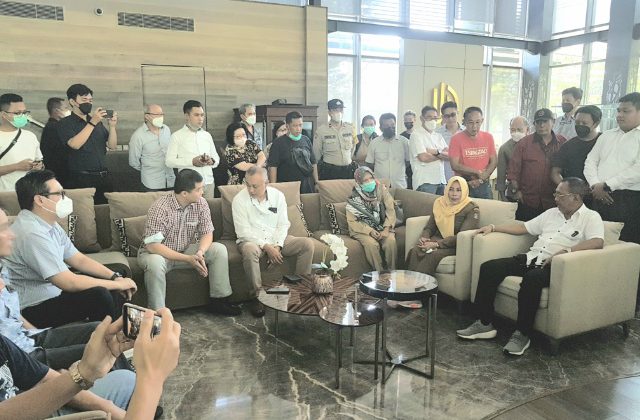 Keluhkan PSU, Warga Darmo Hill ajak Armuji Temui Pihak Developer