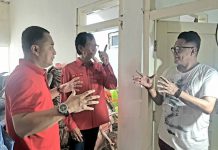 Wali Kota Eri Cahyadi Bersama Ketua DPC PDIP Surabaya Adi Sutarwijono dan Andre Hehanusa saat mengunjungi rumah kelahiran bung Karno di Pandean