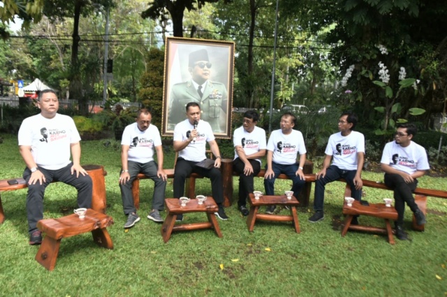 Wali Kota Eri Cahyadi saat berkumpul bersama para tokoh di Surabaya