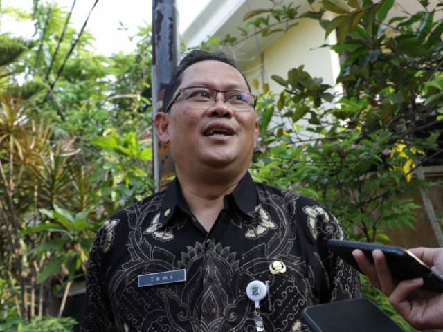 Kepala DP3APPKB Kota Surabaya, Tomi Ardiyanto