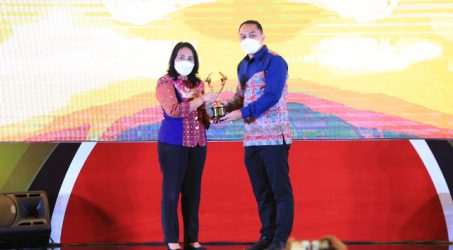 Pemkot Surabaya Raih Penghargaan Kota Layak Anak Kategori Utama Lima Kali Berturut – turut