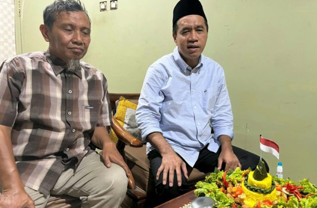 Imam Syafi’i anggota komisi A DPRD Surabaya rayakan HUT RI ke-77 bersama eks napiter   