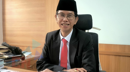 Ketua DPRD Kota Surabaya Adi Sutarwijono