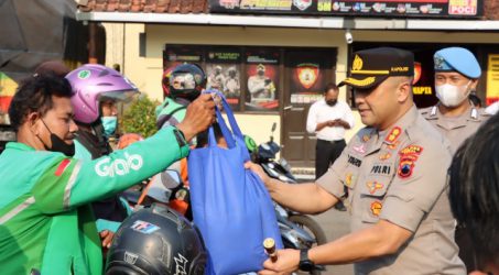 240 Ojol di Kota Tegal dapat bantuan