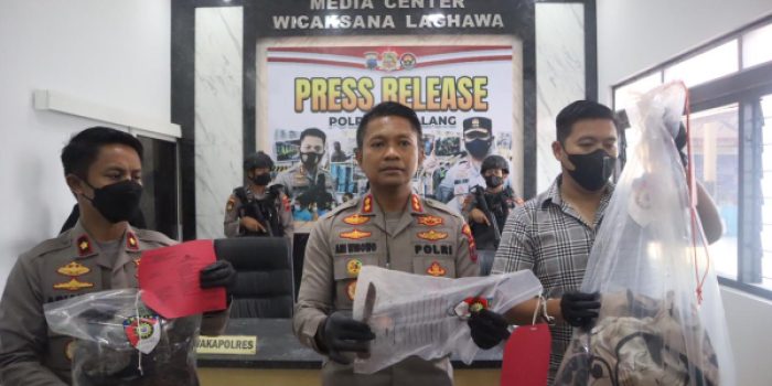 Kapolres Pemalang AKBP Ari Wibowo saat menggelar konferensi pers di Media Center Wicaksana Laghawa Polres Pemalang, Kamis (22/9/2022).