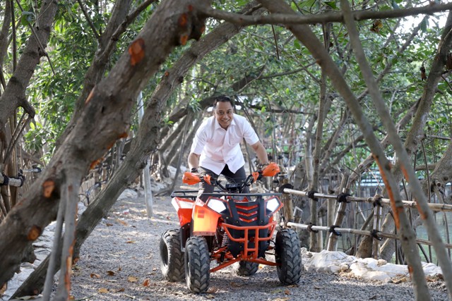 Wali Kota Eri cahyadi saat menjajal jalur ATV yang akan menjadi salah satu wahana di eco wisata