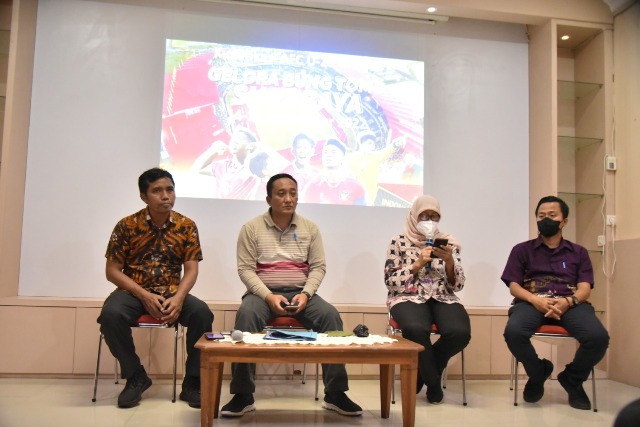 konferensi pers terkait kesiapan kualifikasi AFC di Surabaya