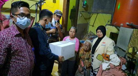 Pemkot Surabaya beri pendampingan ibu yang disuruh mengemis oleh anaknya