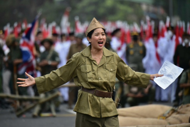 Artis Olivia Zalianty tampil memukau di teatrikal Perang 10 November 1945 Parade Surabaya Juang