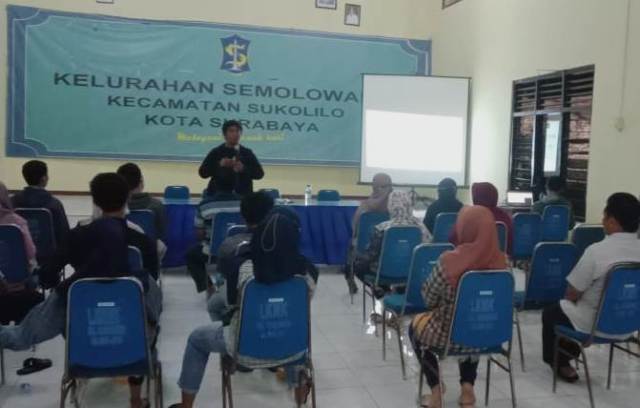 Divisi Sosialisasi Pendidikan Pemilih, Partisipasi Masyarakat dan SDM KPU Kota Surabaya, Subairi, dihadapan kader DP3 DP3 kelurahan semolowaru