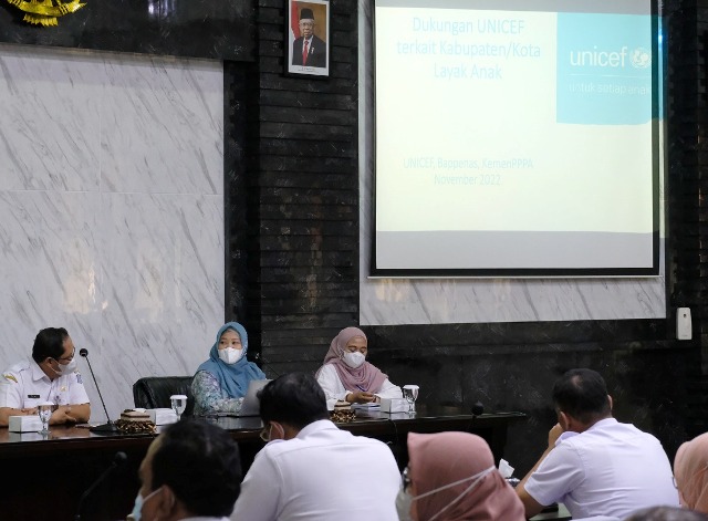 Kota Layak Anak - UNICEF Indonesia saat memberikan dukungan kepada kota layak anak