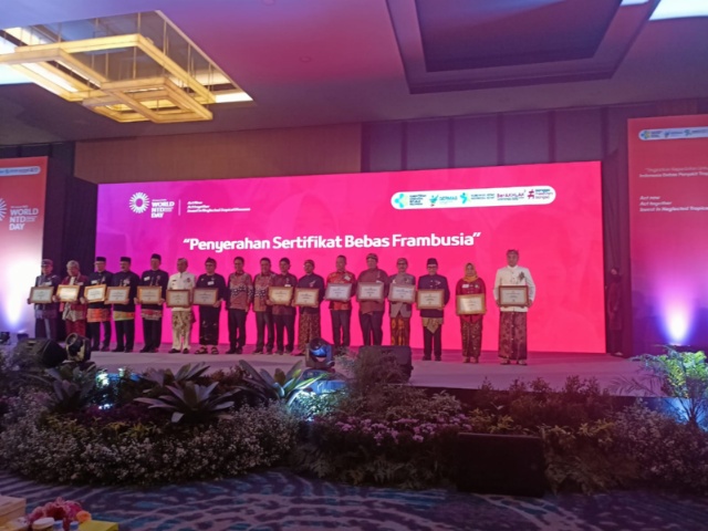 Kota Surabaya menerima penghargaan berupa Sertifikat Eradikasi (pemberantasan) Frambusia dan Sertifikat Eliminasi Filariasis dari Kementerian Kesehatan (Kemenkes) Republik Indonesia (RI)