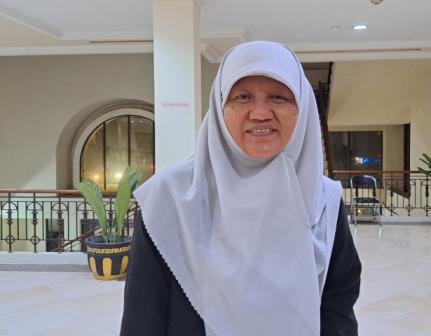 Wakil Ketua DPRD Kota Surabaya Reni Astuti