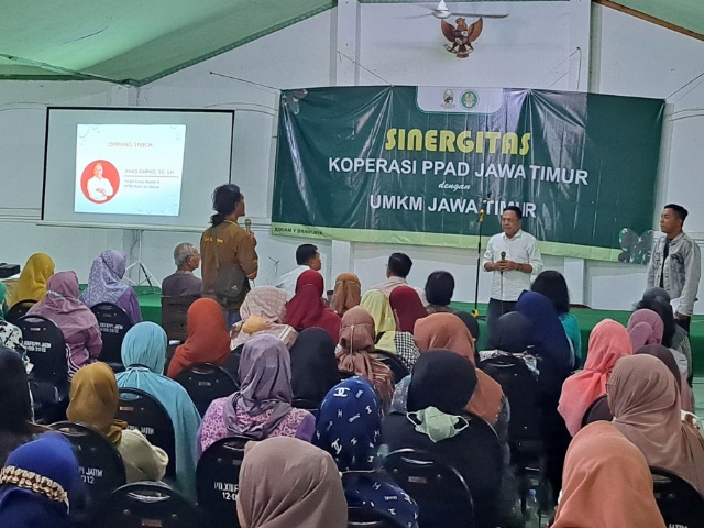 Wakil ketua komisi B DPRD Surabaya Anas Karno saat hadir dalam kegiatan pelatihan UMKM