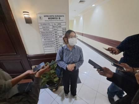 Karyawan di Surabaya wadul ijazahnya ditahan mantan perusahaan, Komisi B minta Disnaker lakukan pendampingan