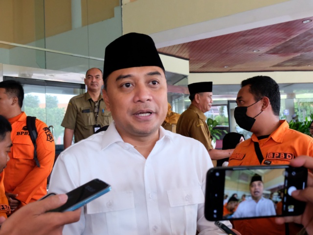 Wali kota Surabaya Eri Cahyadi kembali menaikkan biaya operasional bagi tenaga pendidik keagamaan di Kota Surabaya