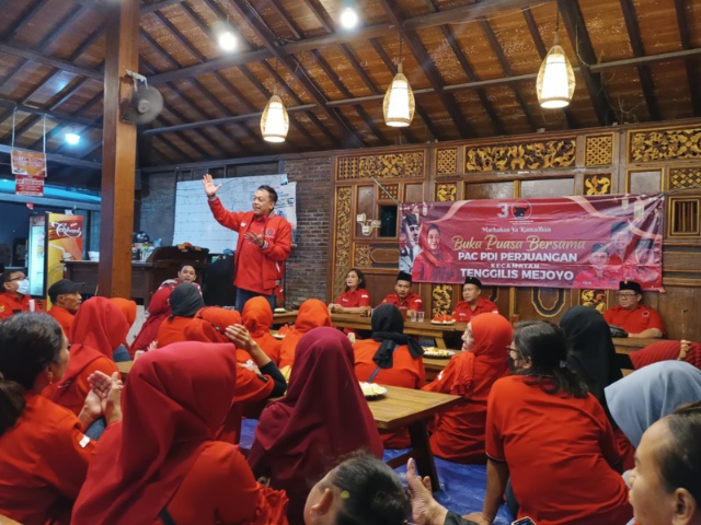 Wakil Sekretaris DPC PDIP Surabaya Anas Karno, mengapresiasi semangat kader PDIP Tenggilis Mejoyo.