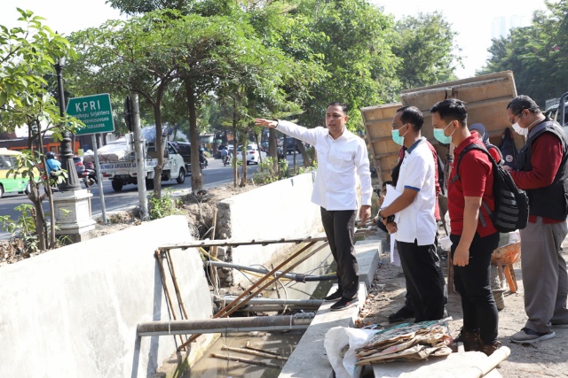 Wali kota saat sidak saluran