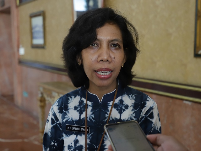 Kepala Badan Kesatuan Bangsa dan Politik (Bakesbangpol) Kota Surabaya Maria Theresia Ekawati Rahayu