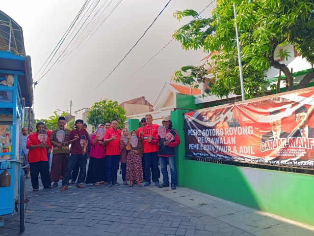 Peresmian posko di kawasan kedung tomas Surabaya