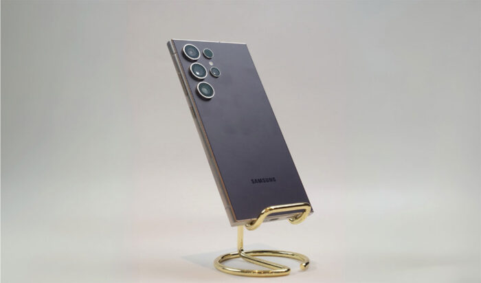 Samsung Galaxy-S24 Ultra menggunakan bezel titanium yang membuat smartphone tangguh dan tahan lama