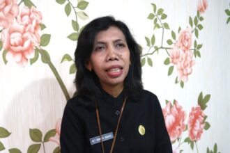 Kepala Badan Kesatuan Bangsa dan Politik (Bangkesbangpol) Kota Surabaya, Maria Theresia Ekawati Rahayu