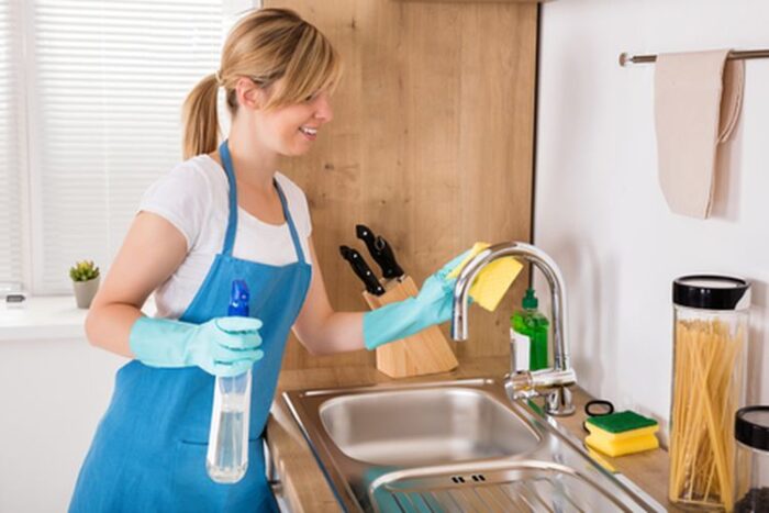 7 Trik Jitu Membersihkan Dapur yang Berminyak dan Lengket
