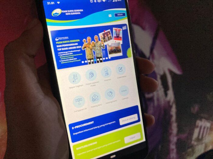 Aplikasi CIS yang dimiliki oleh PDAM Surya Sembada Kota Surabaya yang memiliki fitur untuk menerima keluhan dari pelanggang selama 24 jam