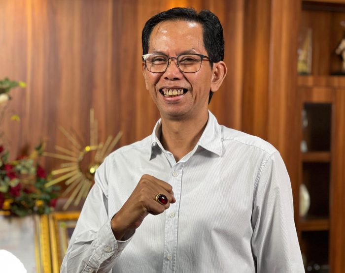 Adi Sutarwijono, Ketua DPC PDI Perjuangan Kota Surabaya