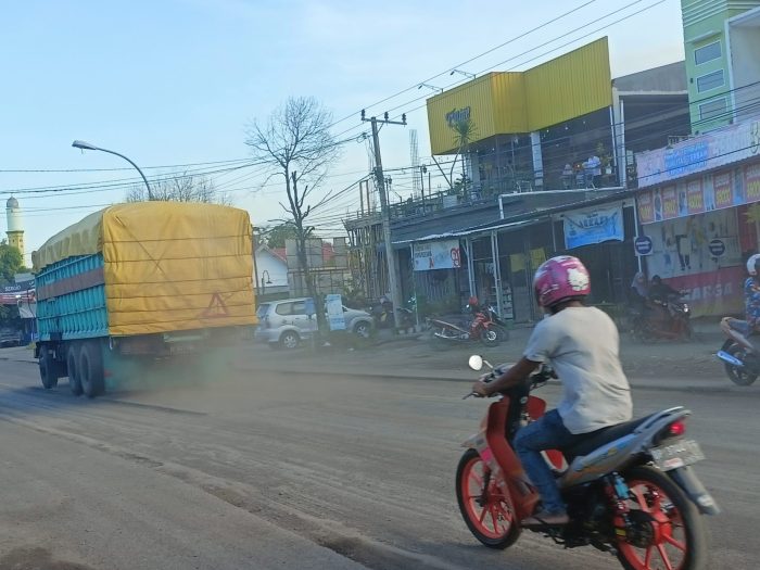 Cuaca Panas dan Berangin Kencang, Waspada Gangguan Pernapasan Akibat Debu