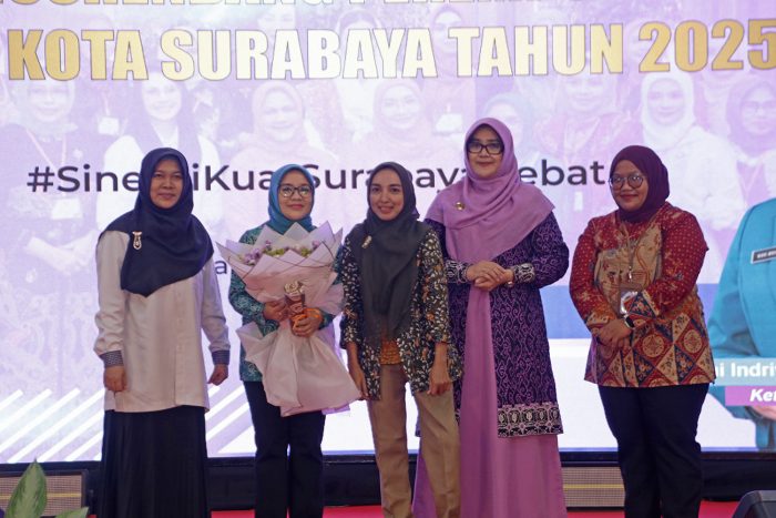 Ketua TPKK Surabaya Rini Eri Cahyadi saat mengikuti Musrenbang Perempuan