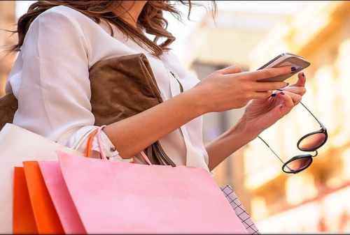 Menjadi Diri Sendiri di Era Media Sosial, Bebas dari Tekanan Social Climbing