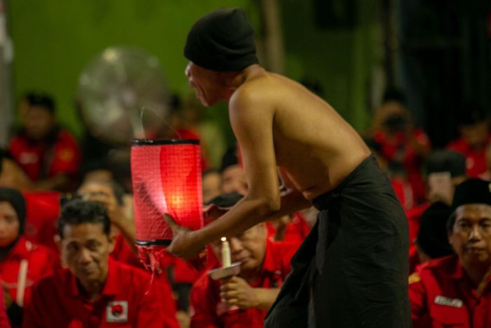 Foto: DPC PDIP Surabaya menggelar Tetrikal Refleksi Peristiwa Kudatuli 1996