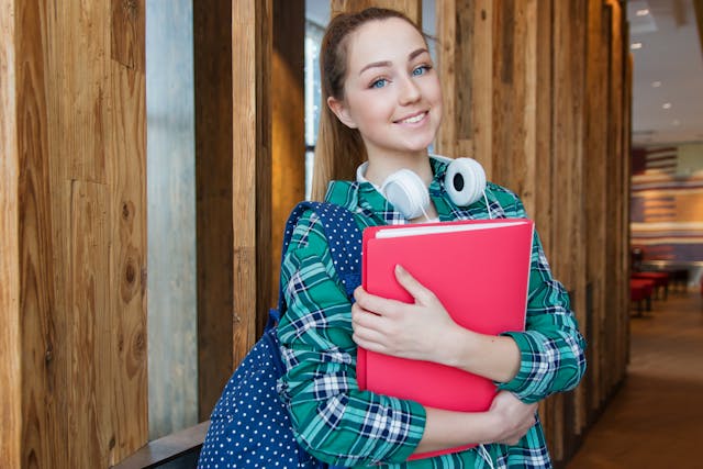 6 Tips Jitu Mendapatkan Teman Baru di Sekolah Baru: Mulai Petualangan Baru dengan Semangat!