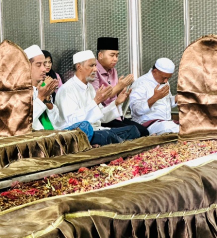 Sebelum Daftar ke KPU. Gus Fawait Lakukan Tawasul ke Habib Sholeh Tanggul Jember
