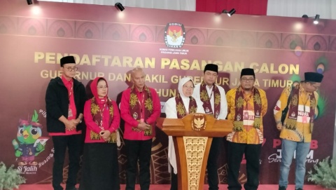Bawa Misi Resik-resik di Jatim, Risma – Gus Hans Resmi Daftar Ke KPU 