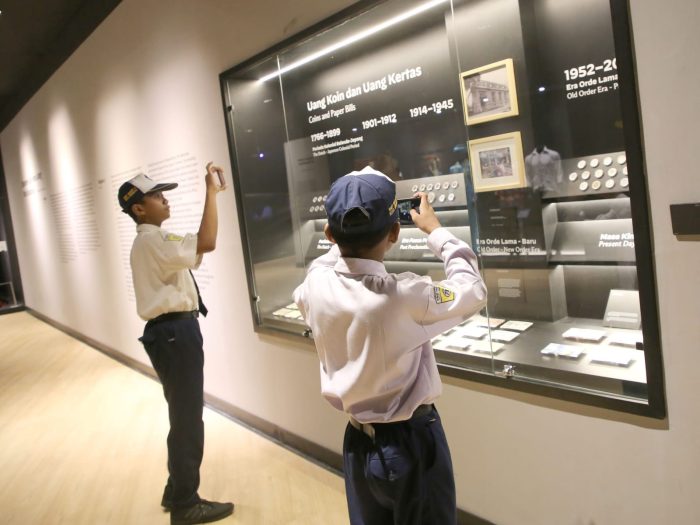 Perkuat Nilai Patriotisme, Wali Kota Eri Cahyadi Inisiasi Program Edukasi Khusus bagi Pelajar Surabaya