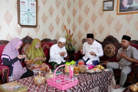 Kiai Ahmad Hasan Dukung dan Doakan Luluk-Lukman Menang Pilgub Jatim