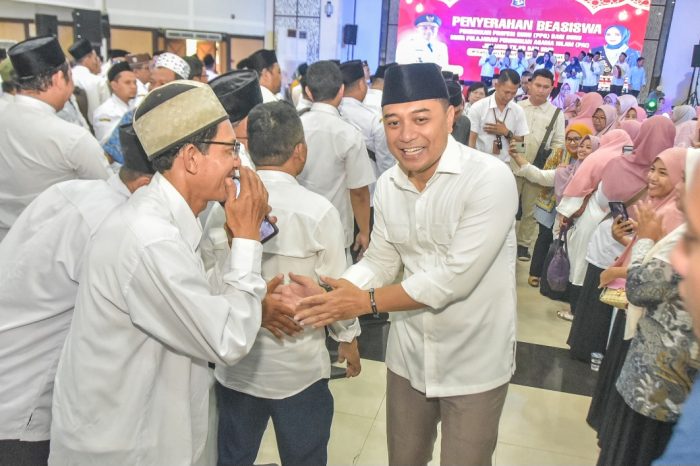 Wali Kota Eri Cahyadi Beri Beasiswa PPG pada 713 Guru PAI TK-SMP se-Surabaya, Bakal Mudah Dapat Tunjangan