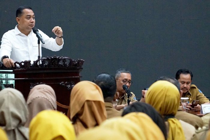 Beri Pengarahan ke Pejabat Pemkot, Wali Kota Eri Cahyadi Tekankan Transformasi Layanan Publik