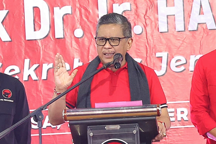 Gelar Konsolidasi di Surabaya, Hasto: Kalau Semua Mengetuk Pintu Rakyat, Maka Kemenangan Ada di Risma-Gus Hans