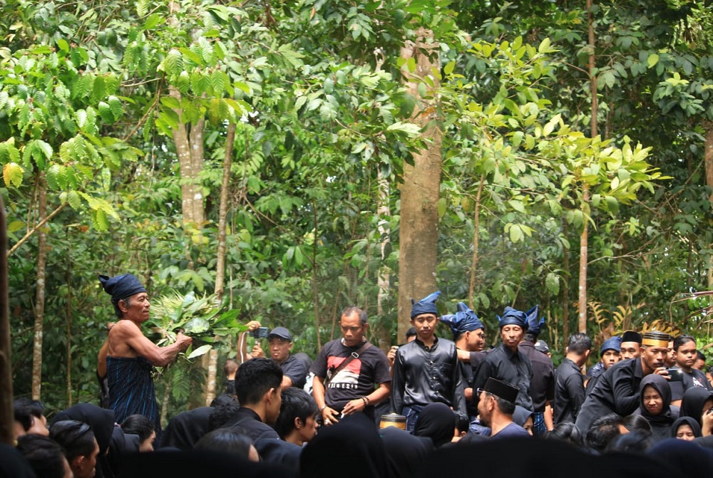 Belajar dari Suku Kajang, Implementasi dalam Kehidupan Modern