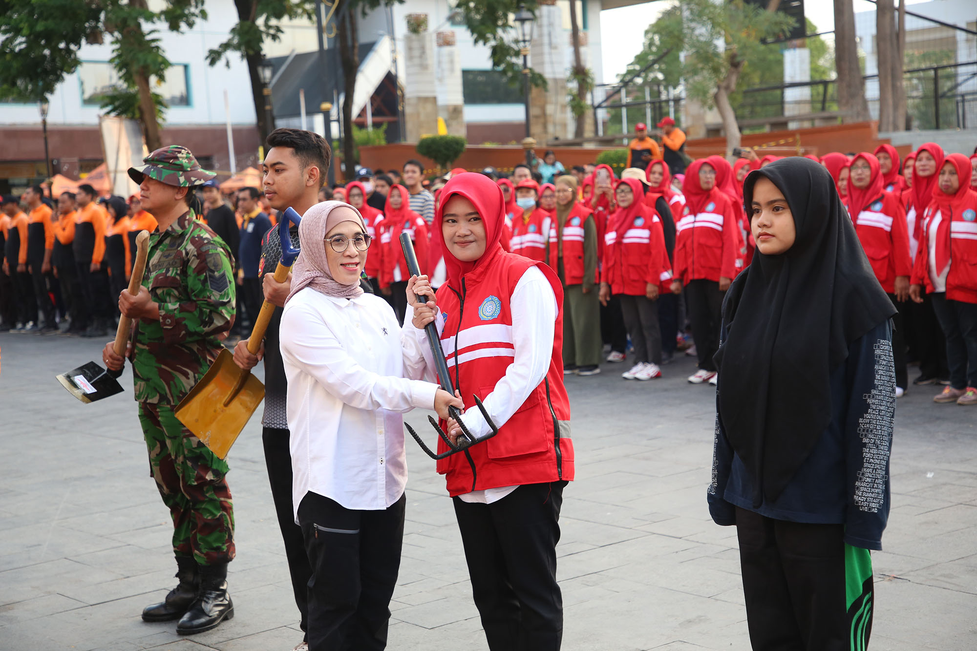 Surabaya Bergerak Jilid II Diluncurkan, Bangun Kembali Semangat Gotong Royong Warga Menjaga Lingkungan