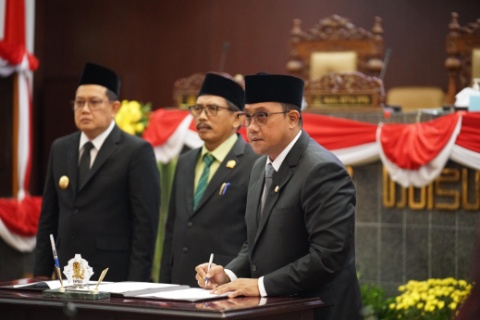 DPRD Resmi Sahkan APBD Jawa Timur 2025 Sebesar Rp.29,6 Triliun