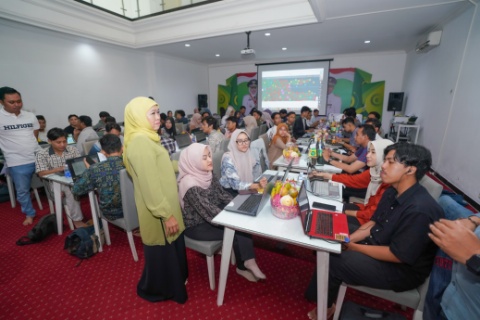 Kawal Perolehan Suara di Seluruh TPS di Jatim, Khofifah Siapkan Tim Data Center
