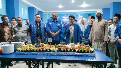 Demokrat Jatim Syukuran Kemenangan Pilgub, Emil Dardak Minta Kadernya Kawal Suara dan Tunggu Keputusan Resmi KPU